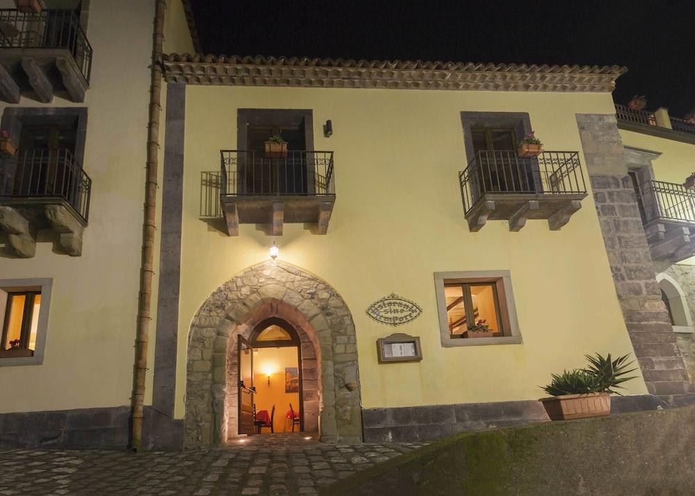 Hotel Federico II Castiglione De Sicilia Exterior photo